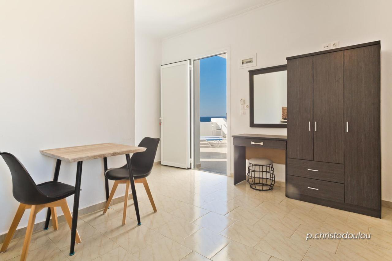 Albatros Studios & Apartments Lefkos  Exterior photo